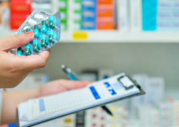 Apoteker Bukan Tukang Obat: Sudah Saatnya Kita Melek Farmasi!