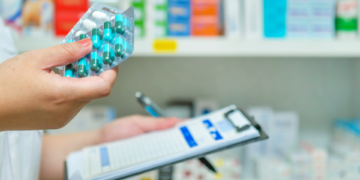 Apoteker Bukan Tukang Obat: Sudah Saatnya Kita Melek Farmasi!