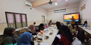 SD Muhammadiyah 20 Sidorejo Surakarta Gelar Workshop Menulis Majalah