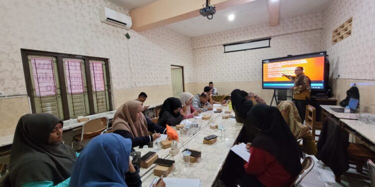 SD Muhammadiyah 20 Sidorejo Surakarta Gelar Workshop Menulis Majalah