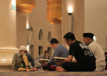 Gen Alfarizi VS ‘Orang Sakti Berkopyah