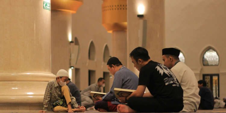 Gen Alfarizi VS ‘Orang Sakti Berkopyah