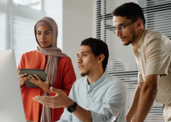 Gaji UMR, Mentalnya Miliarder